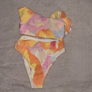 CUPSHE Ruffle Bandeau Top High Waisted Bikini